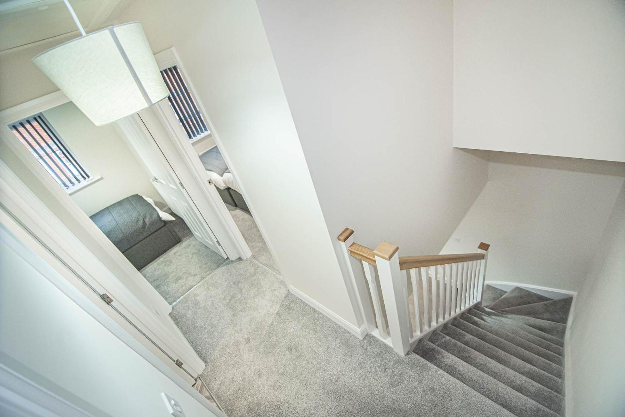 Solid Mirror Modern Riverside Home, Appartement *
