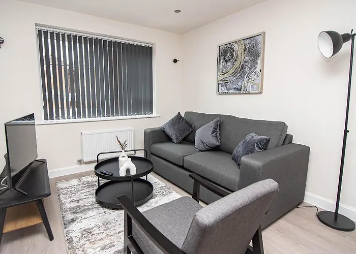 Solid Mirror Modern Riverside Home, Doncaster