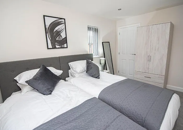 Solid Mirror Modern Riverside Home, Doncaster