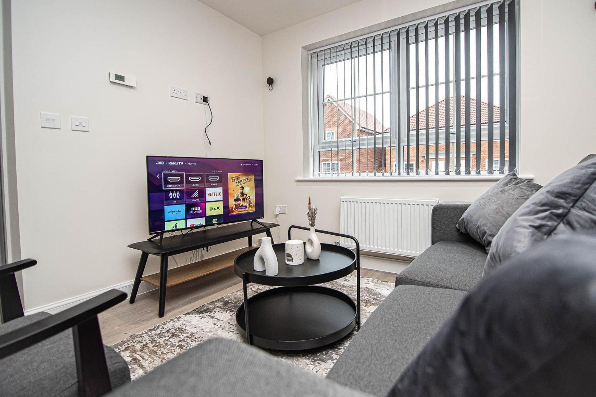 Solid Mirror Modern Riverside Home, Apartment Doncaster