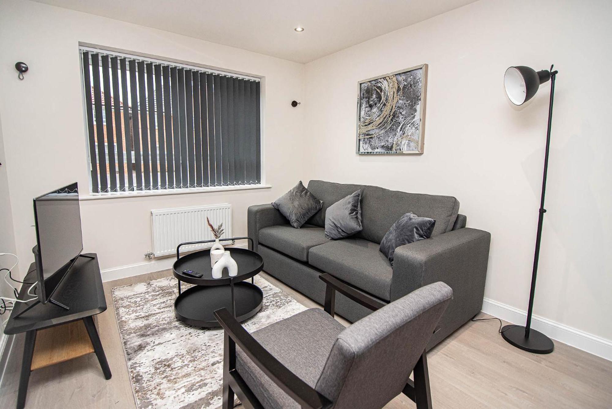Solid Mirror Modern Riverside Home, Doncaster